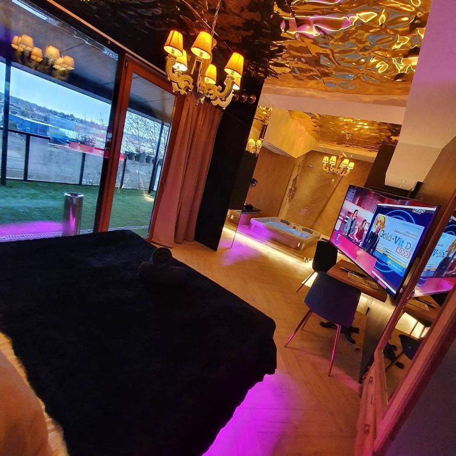 Hotel Ramka & Restaurant & Wine Bar Познан Екстериор снимка