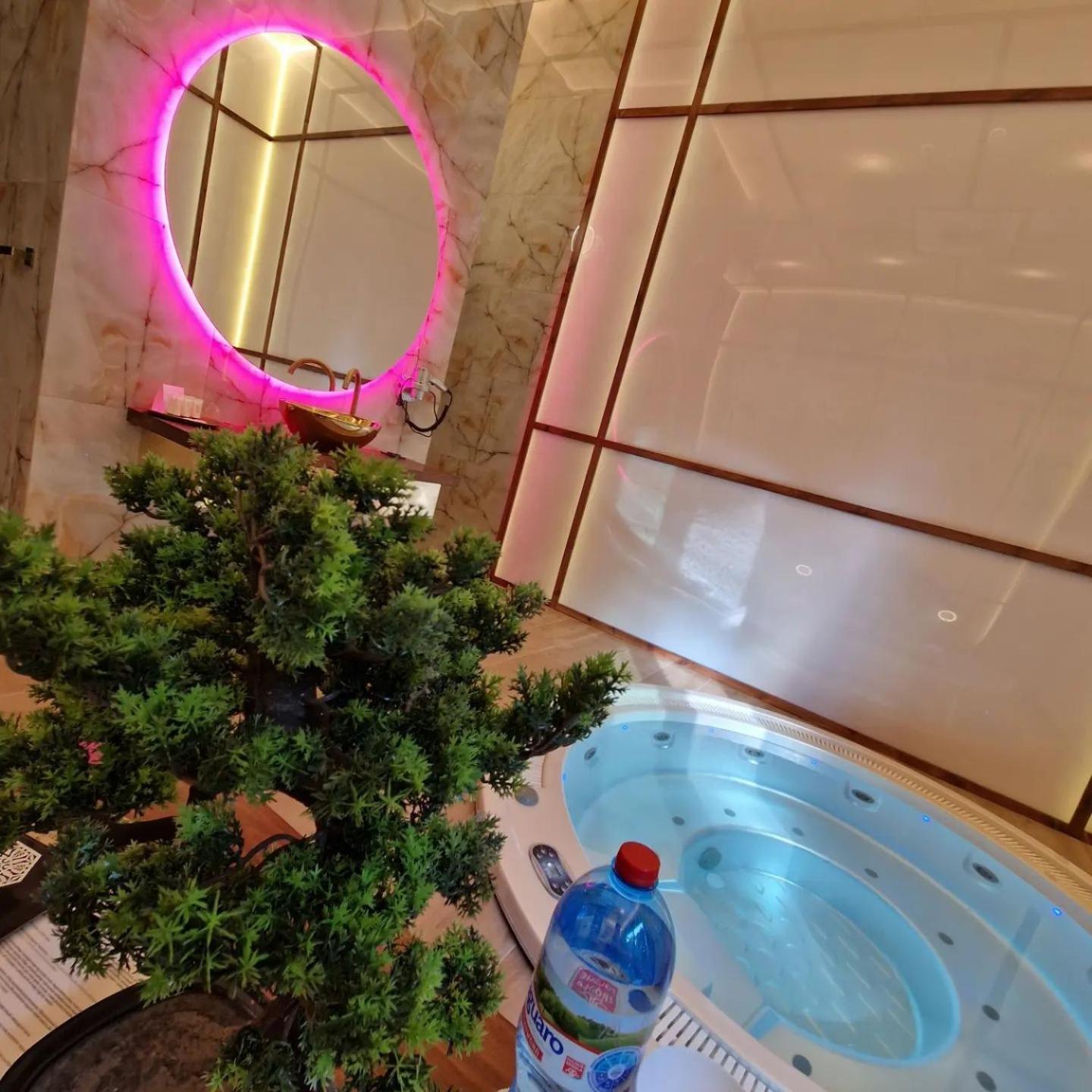 Hotel Ramka & Restaurant & Wine Bar Познан Екстериор снимка