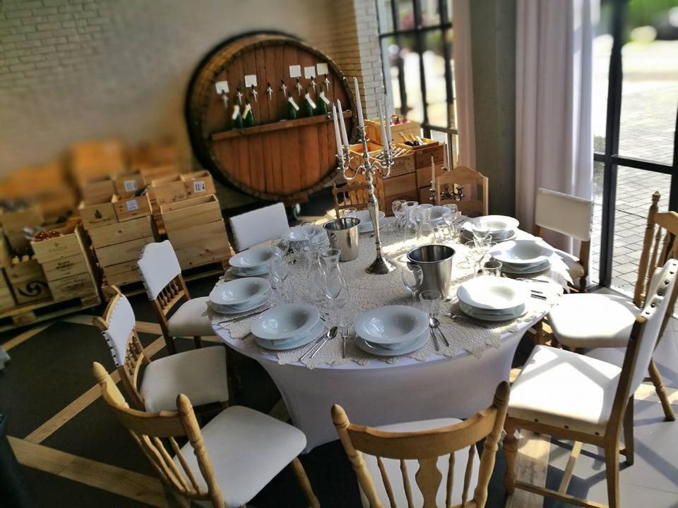 Hotel Ramka & Restaurant & Wine Bar Познан Екстериор снимка